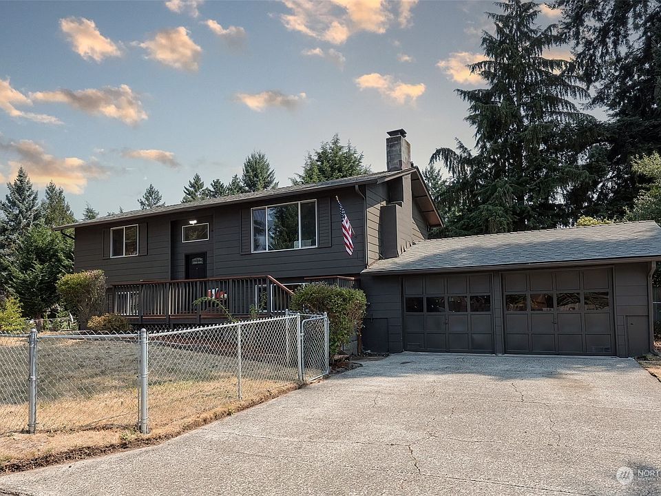1st image of 424 Trojan Court SE