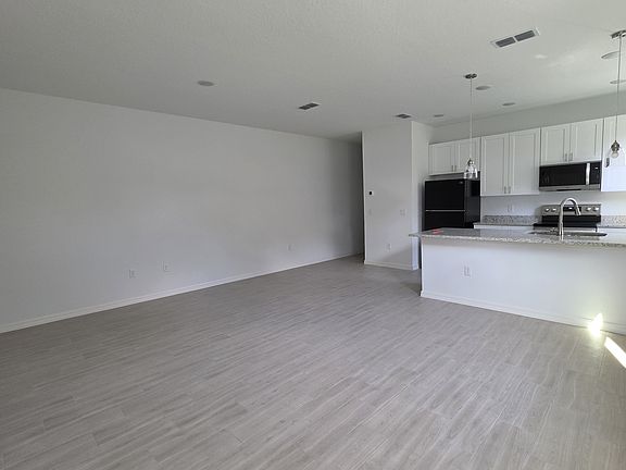 5th image of 67 Glover St #101