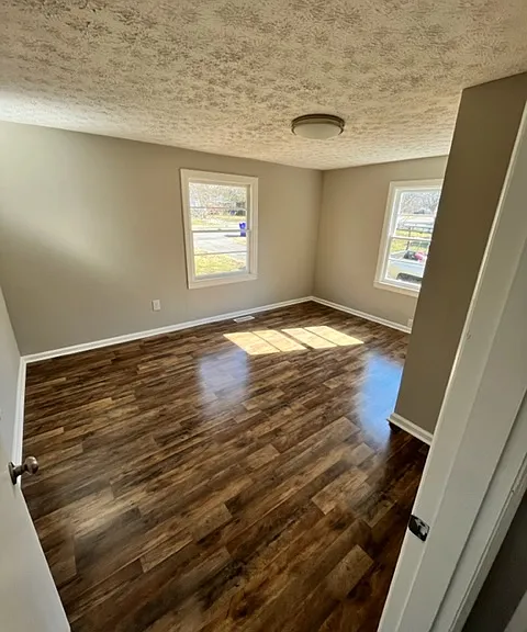 1701 Catherine Dr — Photo 1