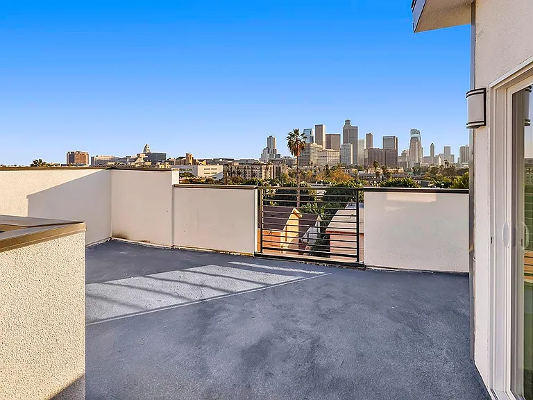 827 1/2 Centennial St — Photo 30