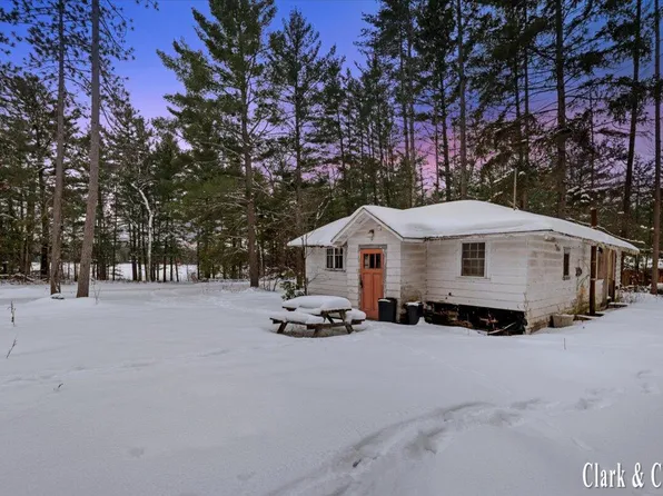 1538 W 68th St, Baldwin, MI 49304