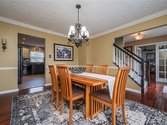 5th image of 8039 Woodcreek Dr