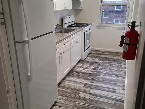 2nd image of 264 Broad Ave #E5