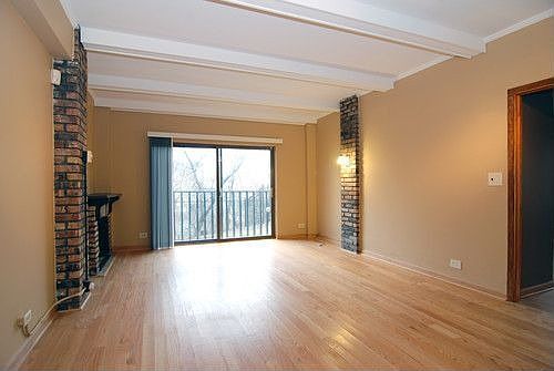 2nd image of 2839 W Lawrence Ave APT 1D