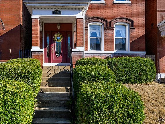 3rd image of 3215 Magnolia Ave
