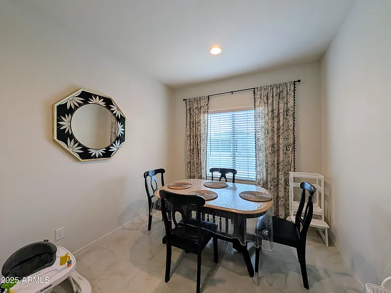 24458 W Verlea Dr — Photo 18