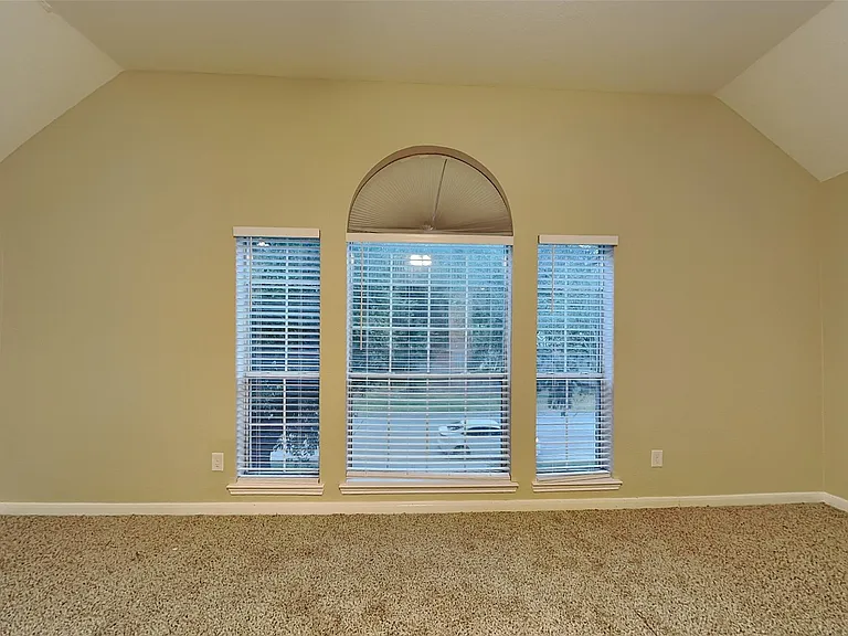 26871 Castlecliff Ln — Photo 9