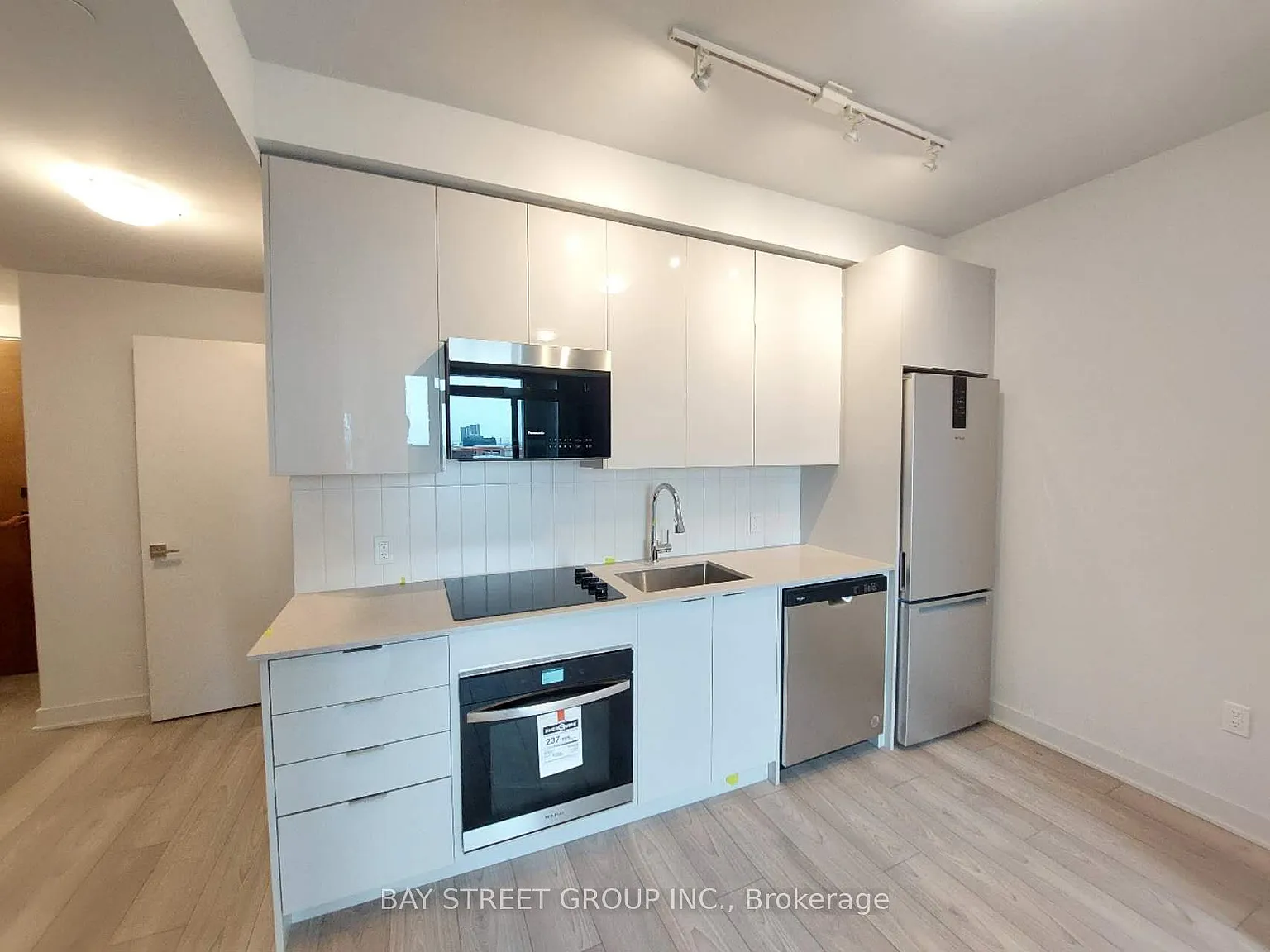 1 bed, $2,150 — Photo 2