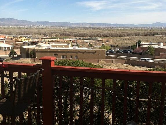 5224 La Colonia Dr4