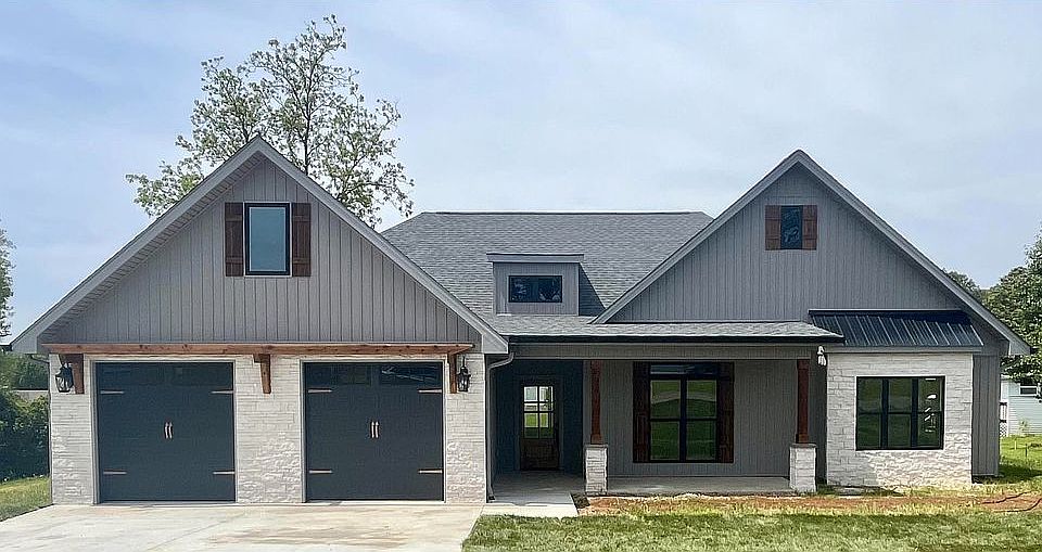 1st image of 34 Eiffel Tower Ln