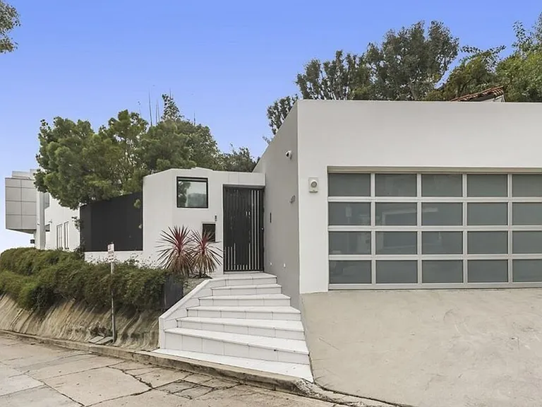 1377 Miller Pl — Photo 3