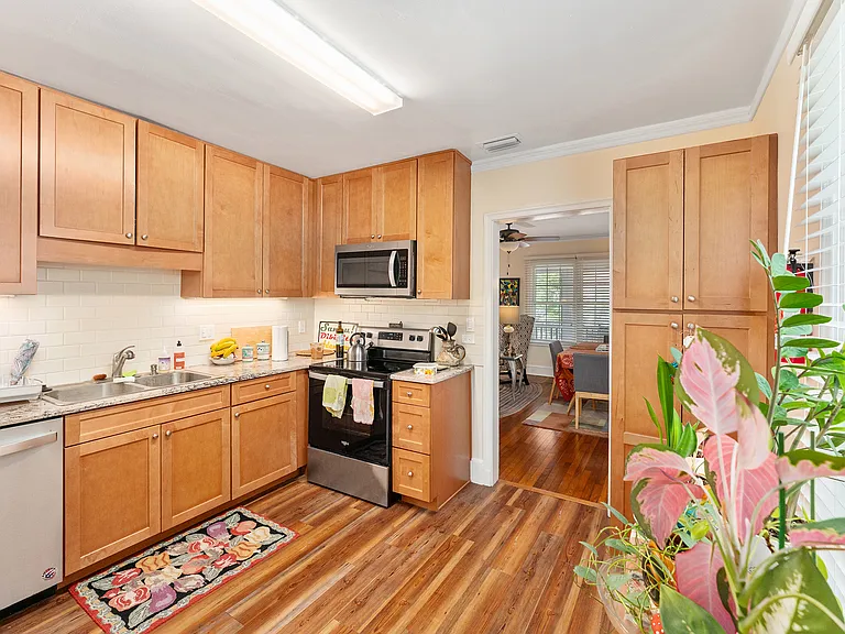 726 NE 4th St — Photo 11