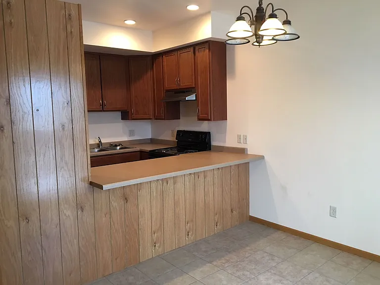 221 N Alpine Pkwy #MAIN — Photo 2