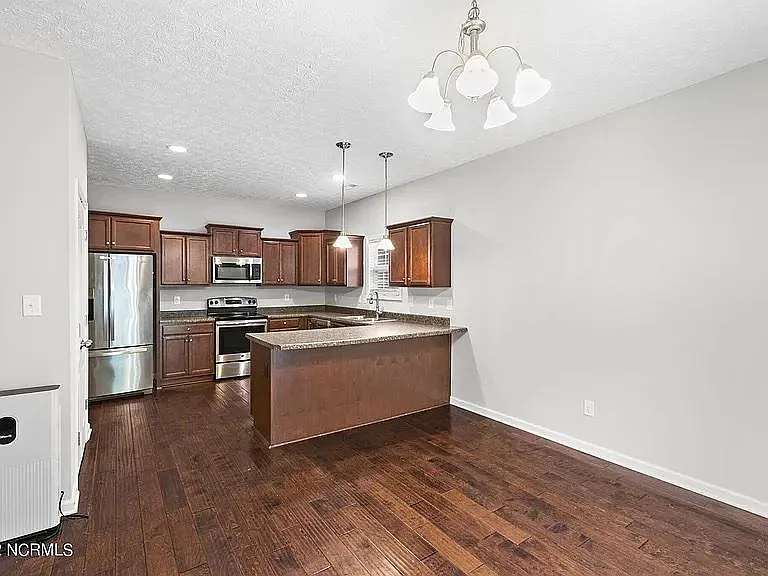 3315 Hardee Farms Dr — Photo 6