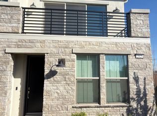 2829 E Tamarind Dr, Fresno, CA 93730