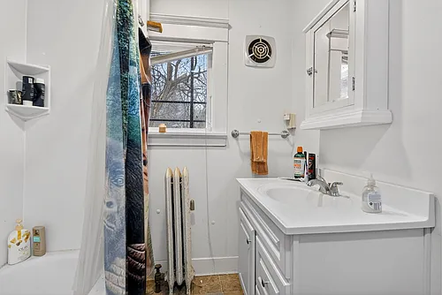 305 Wyckoff Ave Photo 1