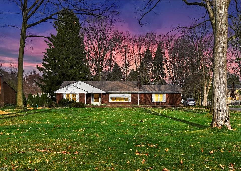 As you approach 3521 Fifth Ave, the first thing you will notice is the large and open treed front yard.