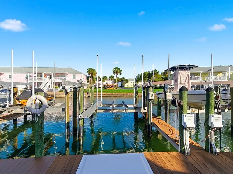 5174 Beach Dr SE #D — Photo 35