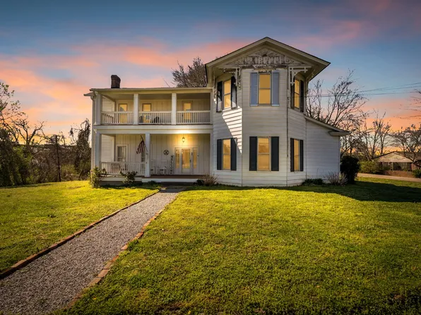 111 College Ave, Centerville, TN 37033