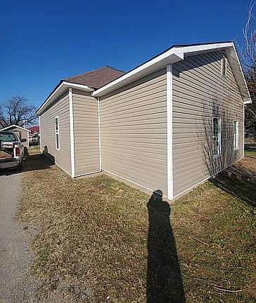 exterior extra parking