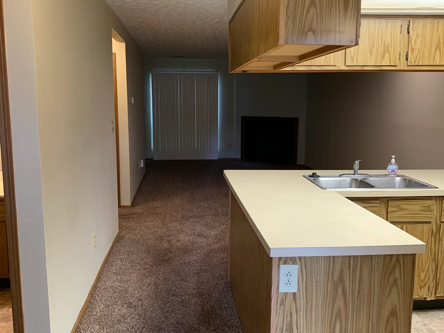 2 bed, 1.5 bath, 1000 sqft, $1,225 — Photo 2