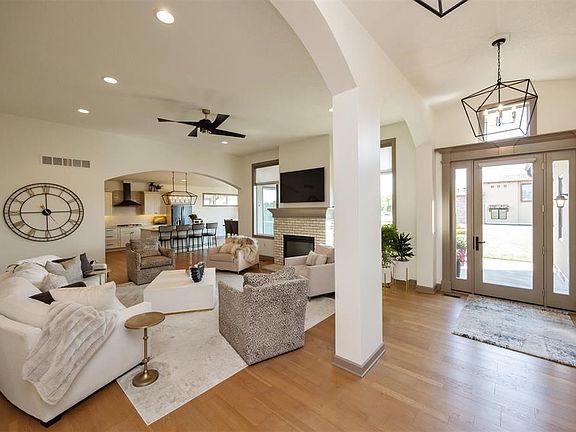 3rd image of 10232 Bella Strada Ln