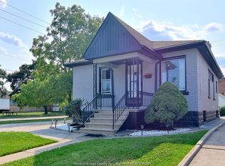 1391 Janette Ave, Windsor, ON N8X1Y7