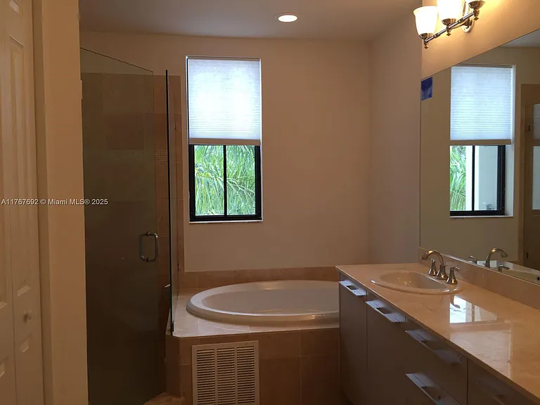 5189 NW 85th Ave #5189 — Photo 12
