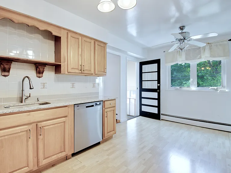15 Jean Pl — Photo 10