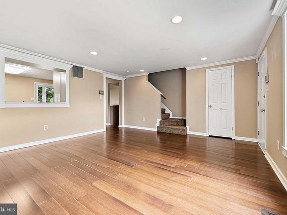 5th image of 20 Dallington Ct