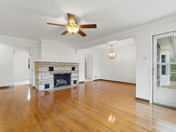 5th image of 62 Oak Hill Dr