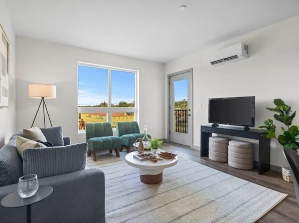 203 Lowell St #120, Wilmington, MA 01887