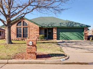 505 NE Park Meadow Ln, Burleson, TX 76028