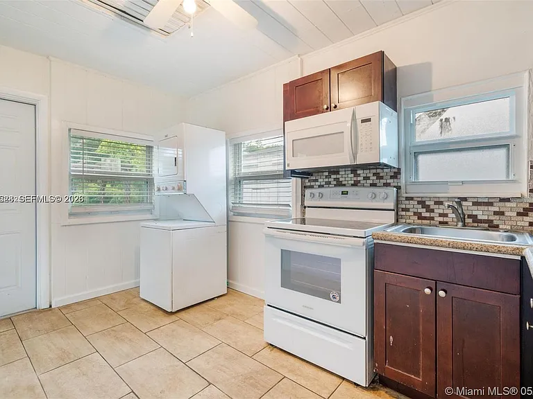 440 NW 93rd St #440 — Photo 3