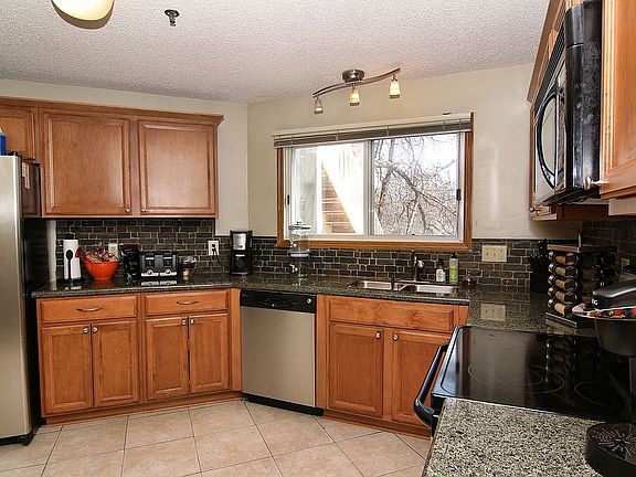 5th image of 2512 Wilshire Ct
