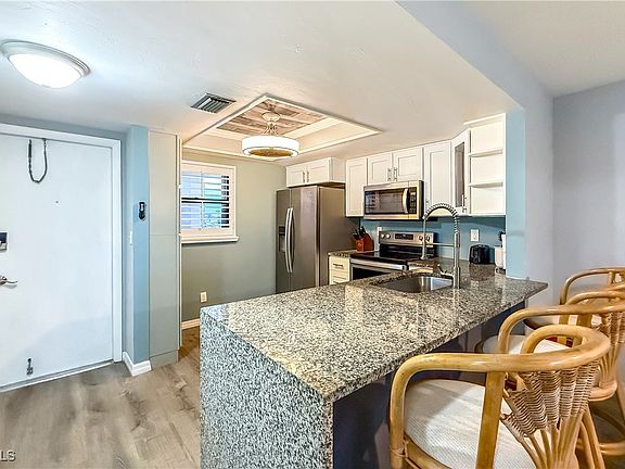3rd image of 4534 SE 5th Pl APT 11