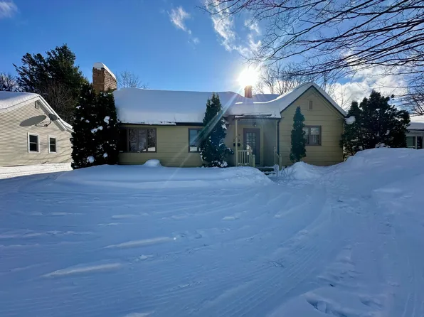 209 W Avenue D, Newberry, MI 49868