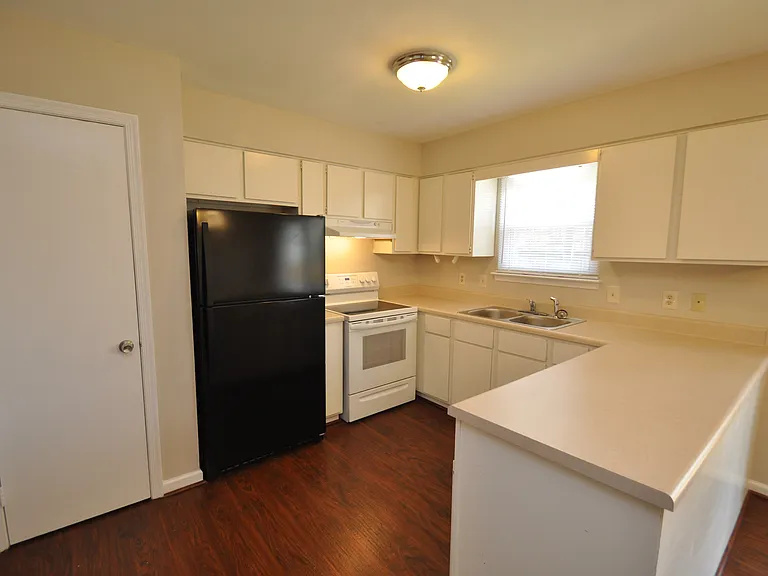 109 Misty Ct — Photo 9
