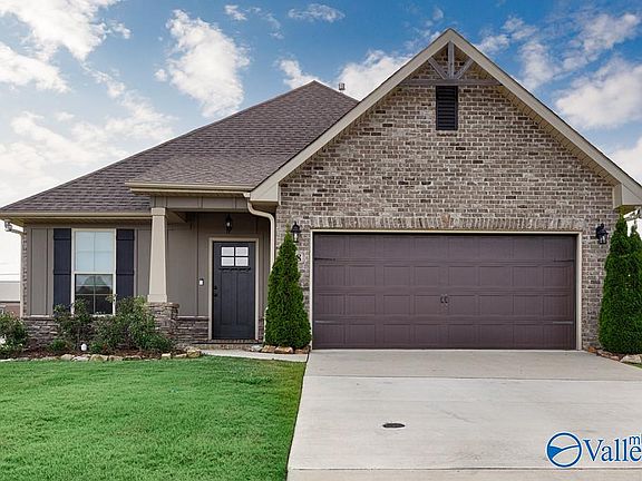 3rd image of 218 Pumprock Dr