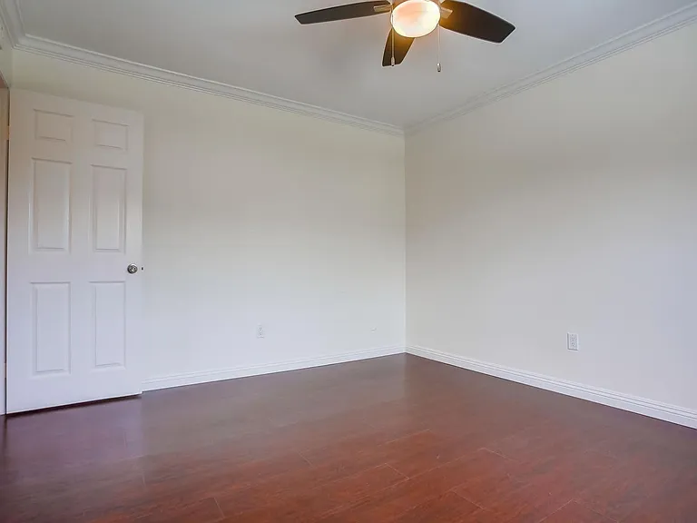 Carlsbad Village Apartments — Photo 10