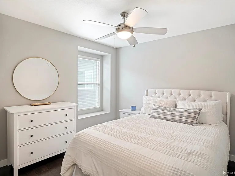 209 W Jamison Ct — Photo 15