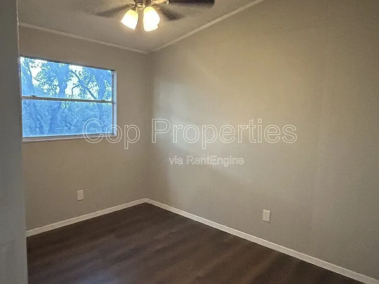 537 Tamarack Dr — Photo 9