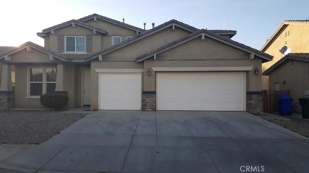 4 bed, 2710 sqft, $3,600 — Photo 1