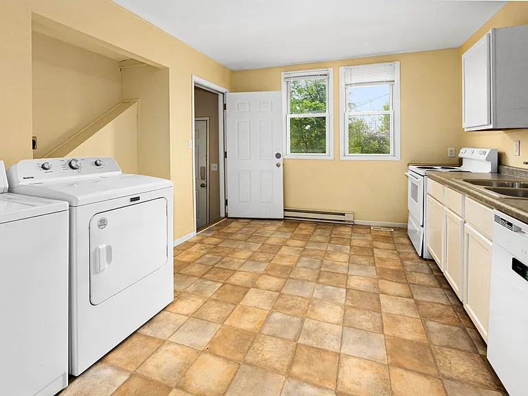 315 N 14th Ave E #1 — Photo 8
