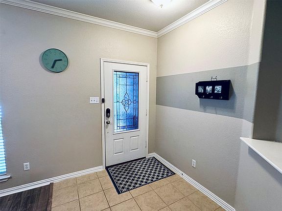 4th image of 2512 Ericanna Ln