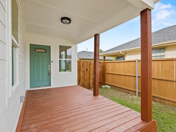 607 W Sears St, Denison, TX 75020