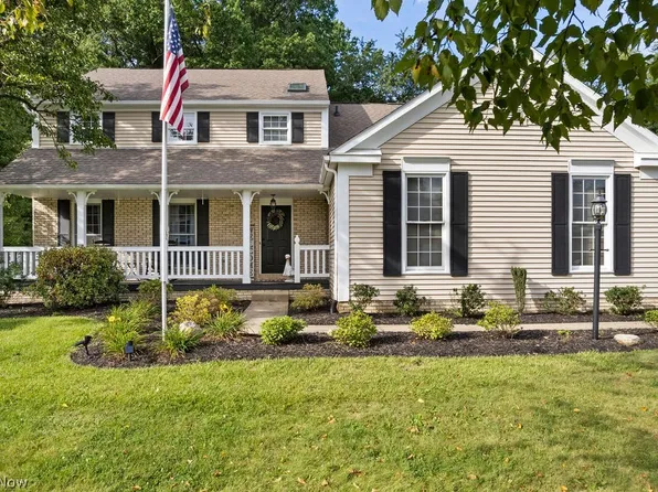 3597 Stratavon Dr NW, North Canton, OH 44720