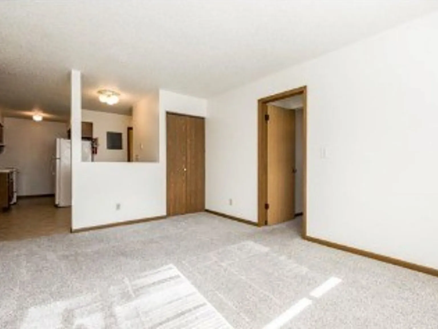 Dodge Street Apartments — Photo 2