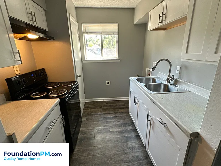 1587 Cherry Road - 4 — Photo 3