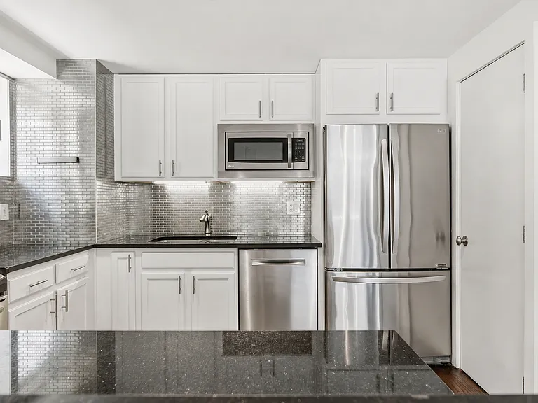 381 Lenox Ave #3-A — Photo 9